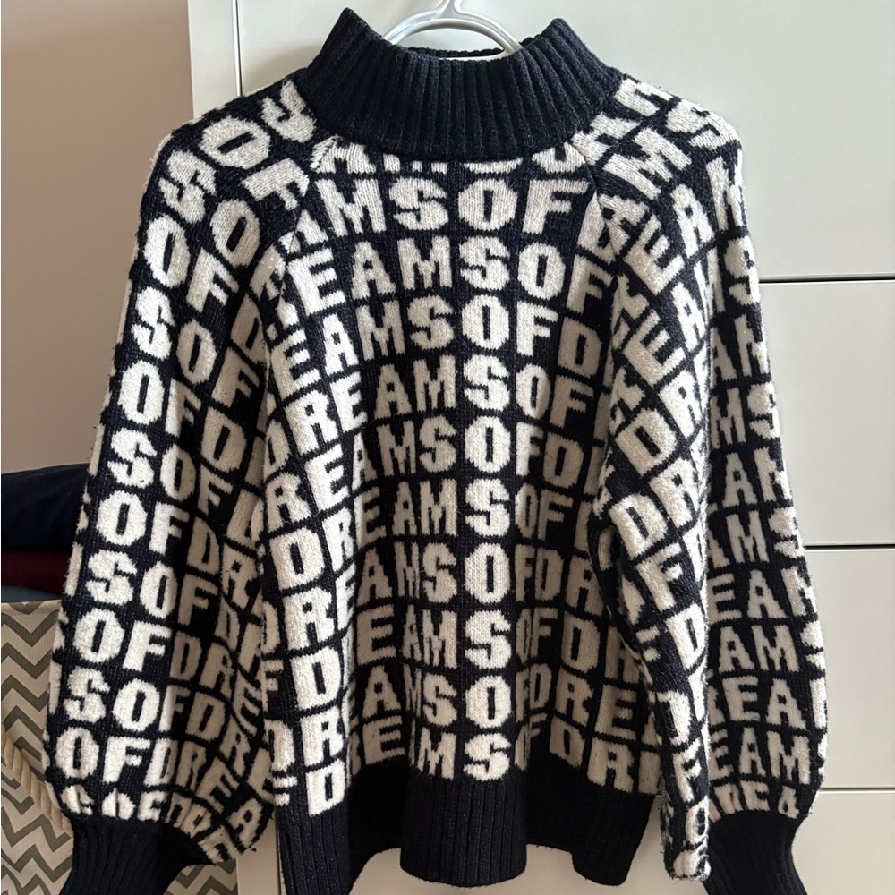 OVERSIZED SWEATER